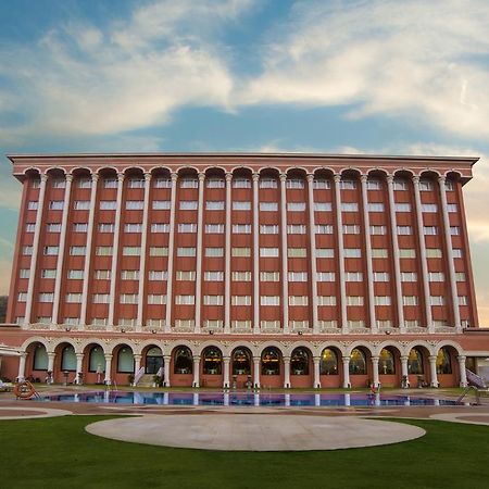 Ramoji Film City- Sitara Luxury Hotel Pedda Ambarpet Exteriör bild