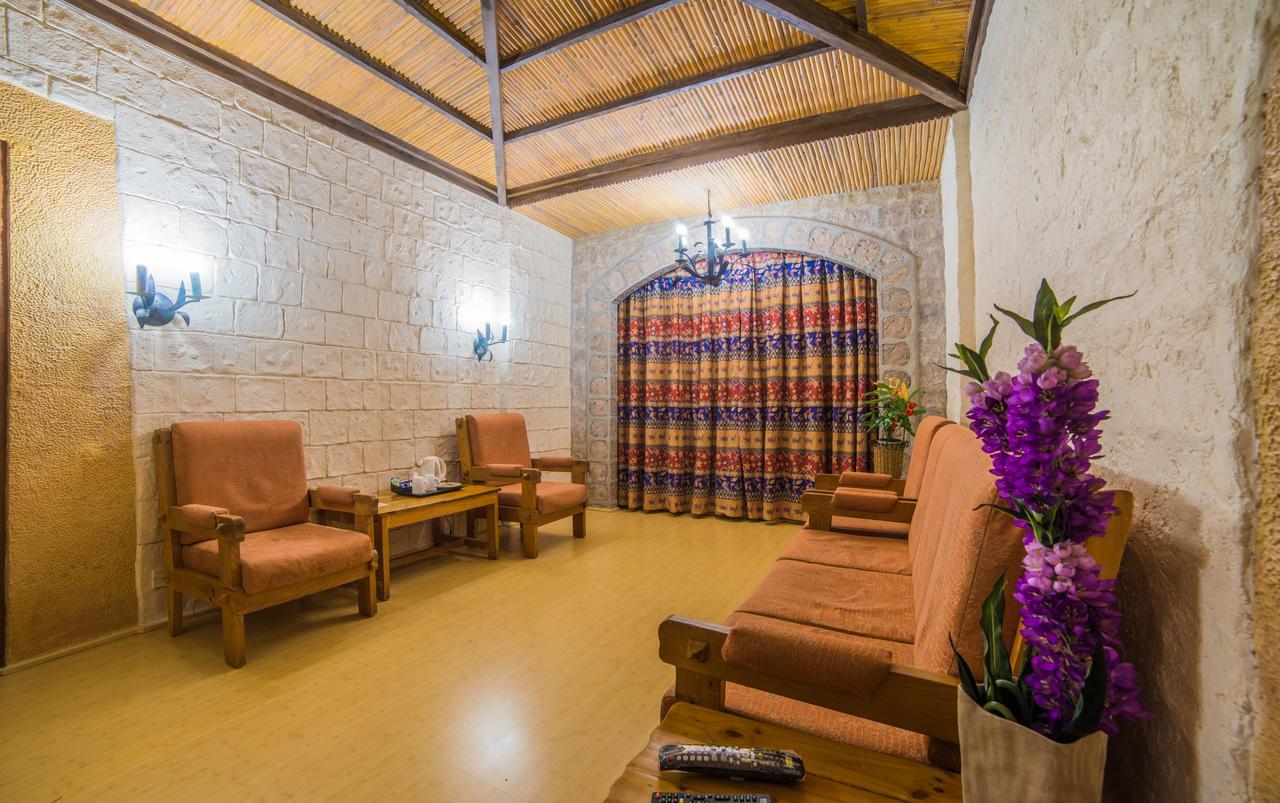 Ramoji Film City- Sitara Luxury Hotel Pedda Ambarpet Exteriör bild