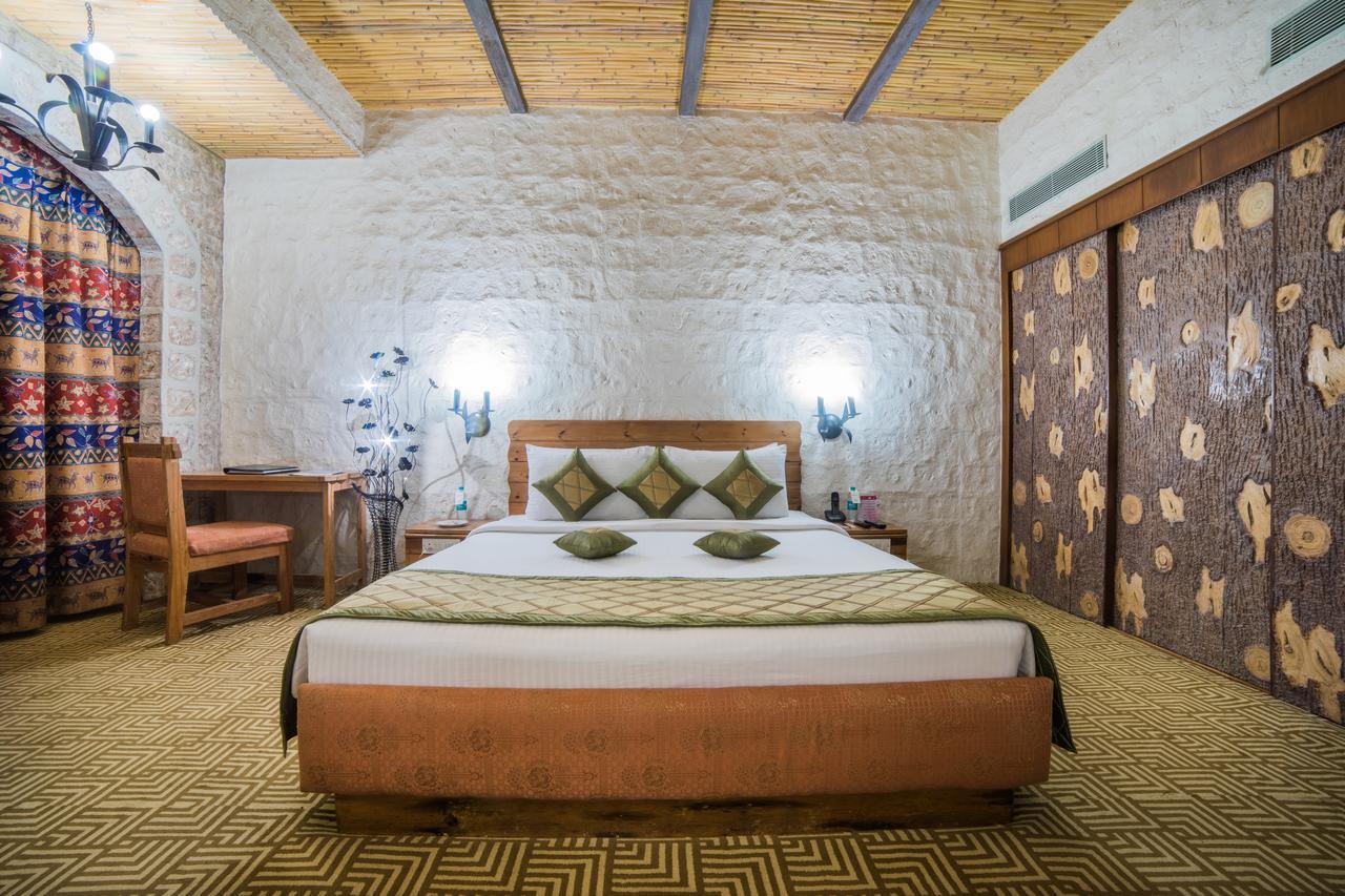 Ramoji Film City- Sitara Luxury Hotel Pedda Ambarpet Exteriör bild